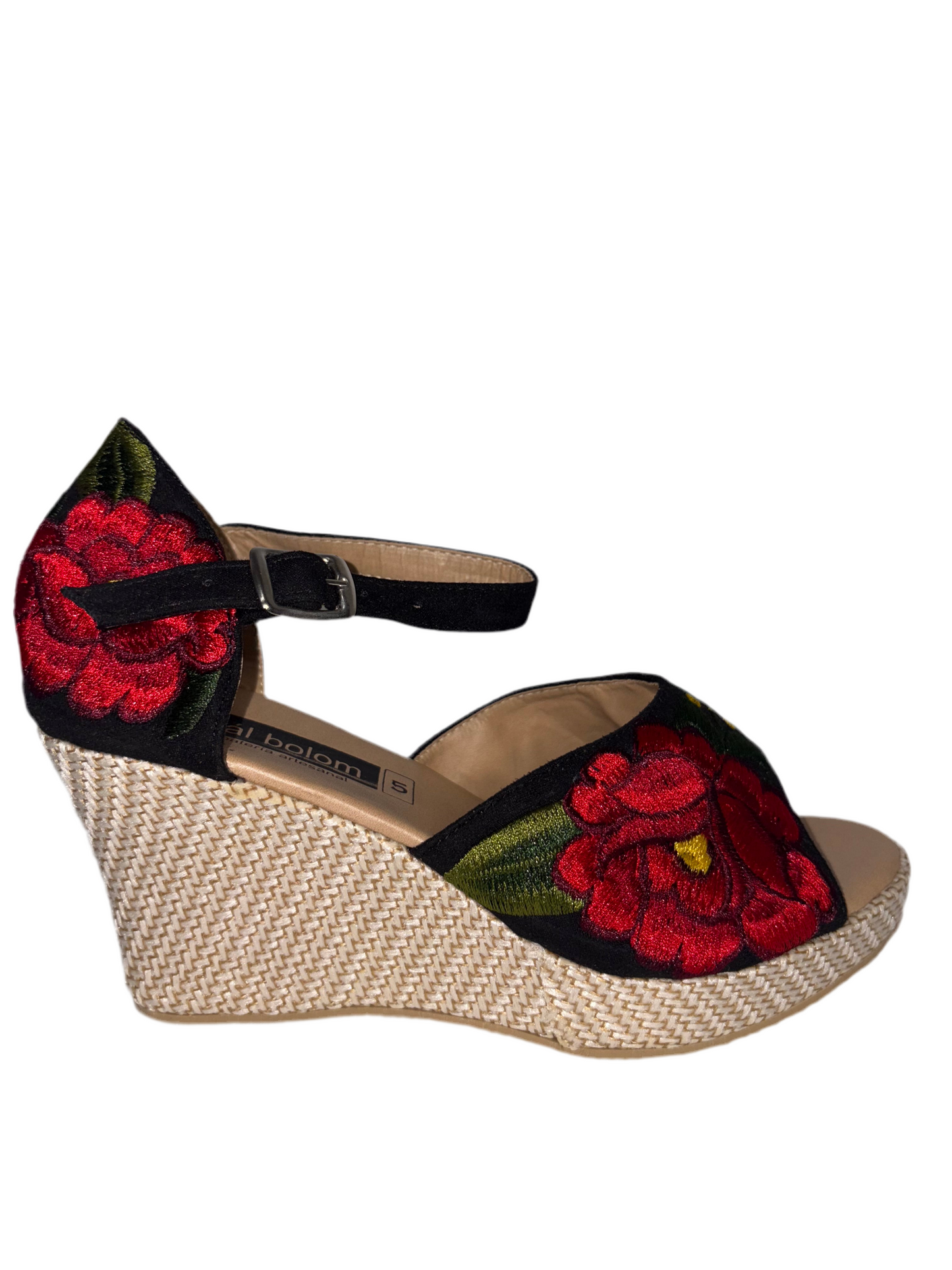 Handcrafted Wedge Sandals with Floral Embroidery (Sandalias artesanales de plataforma con bordado floral)